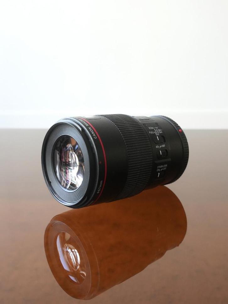 Canon EF 100mm f/2.8L Macro IS USM Lens, Audio, Tv en Foto, Fotografie | Lenzen en Objectieven, Zo goed als nieuw, Macrolens, Ophalen of Verzenden