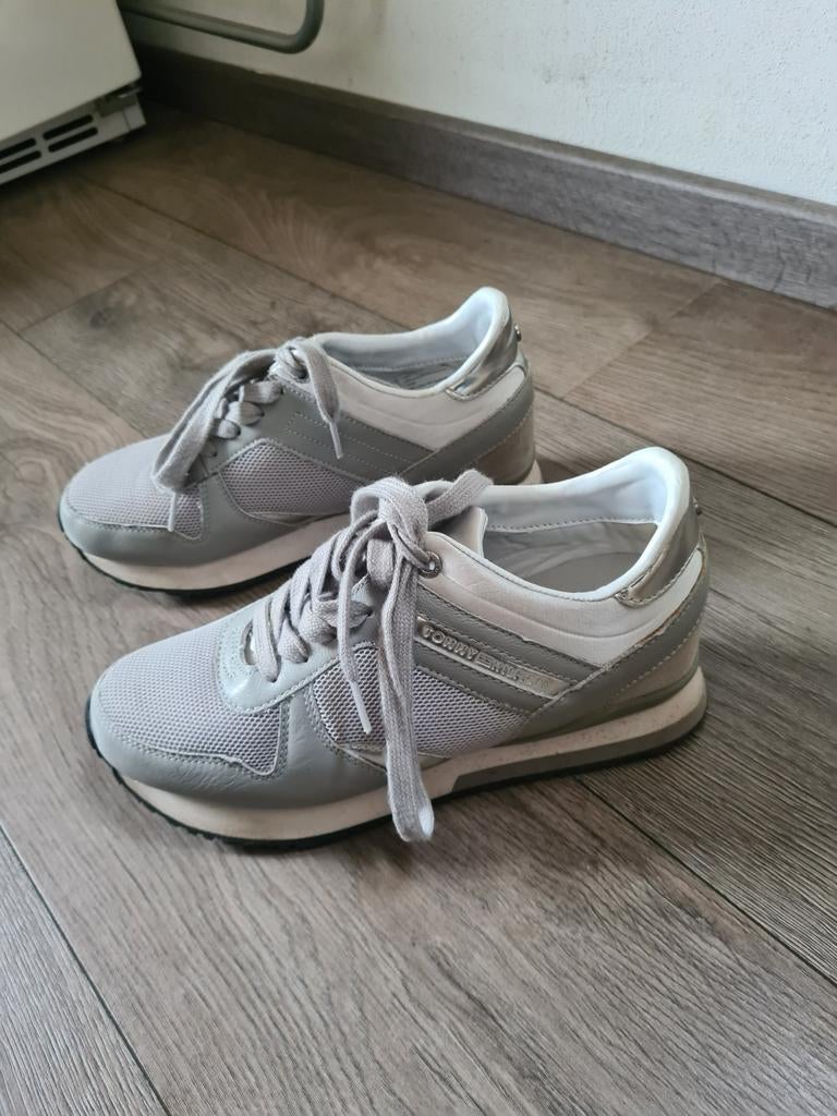 Sneaker tommy hilfiger 39, Ophalen of Verzenden, Zo goed als nieuw, Overige typen, Overige merken