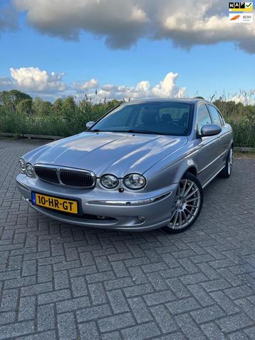 Jaguar X-type 2.5 V6 Executive dealer onderhouden zeer nette beschikbaar voor biedingen