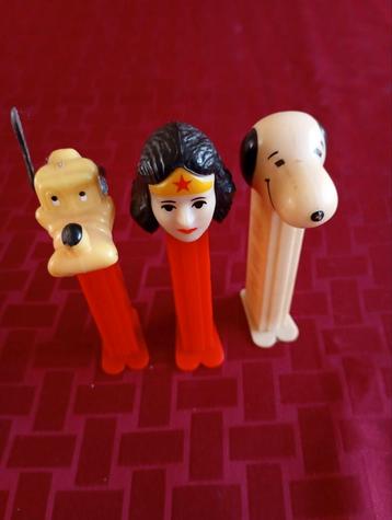 3 Oudere PEZ Dispensers - Snoopy, Wonder Woman, Hond beschikbaar voor biedingen
