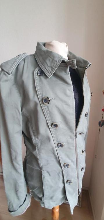 GUESS Jack beschikbaar voor biedingen