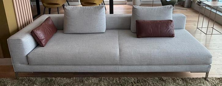 Bank Aikon Lounge- Design on Stock, Huis en Inrichting, Banken | Bankstellen, Zo goed als nieuw, Rechte bank, Vierpersoons of meer