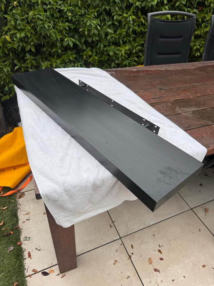 Zwevende Zwarte Plank - Stijlvol & Modern, Huis en Inrichting, Woonaccessoires | Wandplanken en Boekenplanken, Zo goed als nieuw