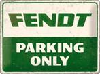Fendt Parking Only .  Metalen wandbord in reliëf 30 x 40 cm., Ophalen of Verzenden, Nieuw, Reclamebord