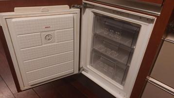 Bosch inbouw vriezer 60 x 70 cm, werkt nog perfect  beschikbaar voor biedingen