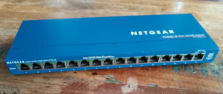 Netgear ProSafe FS116 16-Poorts Switch, Computers en Software, Netwerk switches, Gebruikt, Ophalen