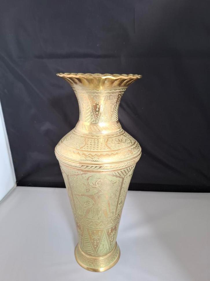 Indonesische Messing Vaas met Wajang Motief, Antiek en Kunst, Antiek | Vazen, Ophalen of Verzenden
