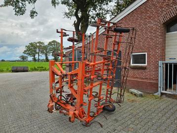 Triltand cultivator hydraulisch opklapbaar beschikbaar voor biedingen