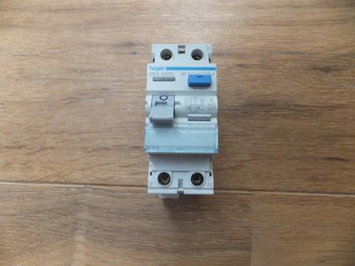 Hager aardlekschakelaar 2P 40A 30mA, CDA240G, NIEUW, Doe-het-zelf en Verbouw, Elektra en Kabels, Nieuw, Verzenden
