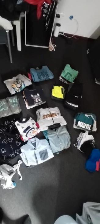 Groot Jongens kleding pakket maat 116/122 zo'n 60 items beschikbaar voor biedingen