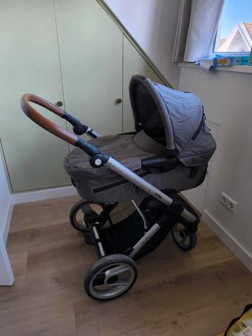 Mutsy Evo kinderwagen - super compleet beschikbaar voor biedingen