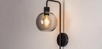 Moderne Wandlamp met dimfunctie - Zo goed als nieuw! beschikbaar voor biedingen