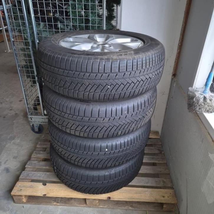 2x Banden set Landrover winterbanden Michelin  689, Auto diversen, Wieldoppen, Nieuw, Ophalen of Verzenden