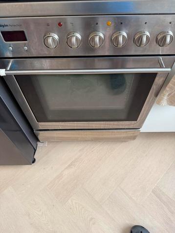 Indesit perfection Fornuis beschikbaar voor biedingen