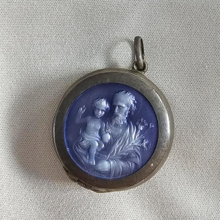 Antiek Medaillon met Heilige Jozef en Kind Jezus, Antiek en Kunst, Antiek | Religie, Ophalen of Verzenden
