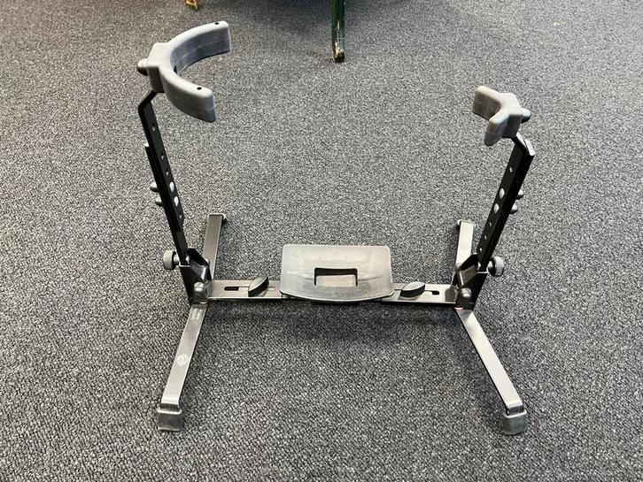 K&M Euphonium Standaard 14941 - Demo, Muziek en Instrumenten, Standaards, Nieuw, Instrumentstandaard, Tuba, Ophalen of Verzenden