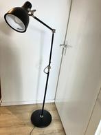 Staande lamp Zwart, Huis en Inrichting, Lampen | Vloerlampen, Ophalen, Zo goed als nieuw, Metaal, 100 tot 150 cm