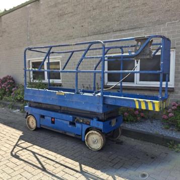 Haulotte Compact 8 Hoogwerker schaarlift 8,25 m (2023 ACCU) beschikbaar voor biedingen