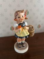 Hummel Beeldje Meisje met Mand, Ophalen of Verzenden