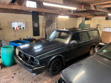 Volvo 240 2.3 onderdelen beschikbaar voor biedingen