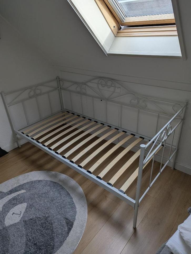 Meidenbed 90x200, Kinderen en Baby's, Kinderkamer | Bedden, Gebruikt, 180 cm of meer, 85 tot 100 cm, Lattenbodem, Ophalen
