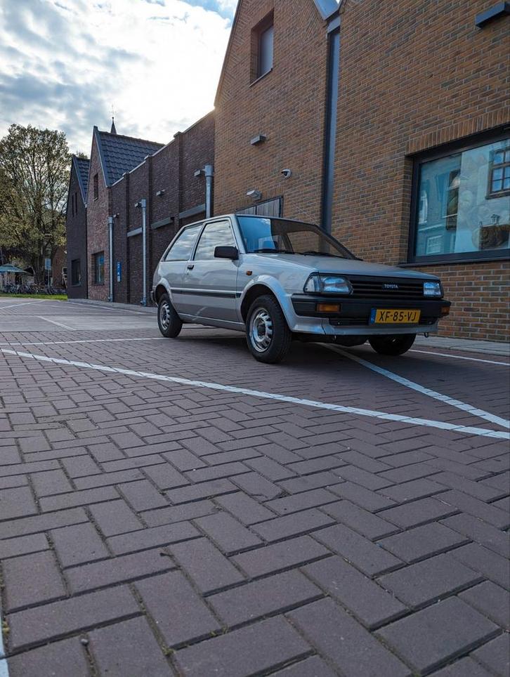 Toyota Starlet 1.0 XL 12V S6 1989 Grijs, Auto diversen, Overige Auto diversen, Ophalen