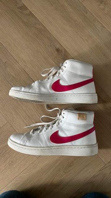 Nike halfhoge sneakers maat 40,5 beschikbaar voor biedingen