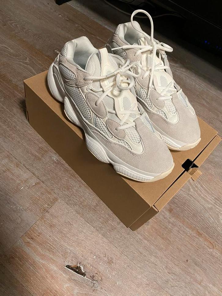 Yeezy 500 bone white maat 46, Kleding | Heren, Schoenen, Zo goed als nieuw, Wit, Ophalen of Verzenden