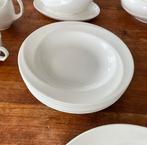 Wedgwood shape 225 solar bone china diepe borden 22/23cm, Ophalen of Verzenden, Zo goed als nieuw, Bord(en), Wedgwood