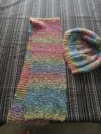 verschillende kleuren sjaal en muts, Kleding | Dames, Mutsen, Sjaals en Handschoenen, Ophalen of Verzenden, Gedragen, Sjaal