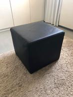 Poef/hocker zwart leer, Huis en Inrichting, Ophalen, Minder dan 50 cm, Vierkant, Modern, kubusvorm