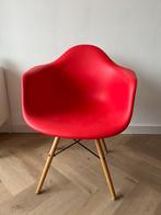 Kuipstoel replica vitra, Huis en Inrichting, Stoelen, Hout, Ophalen of Verzenden, Zo goed als nieuw, Eén