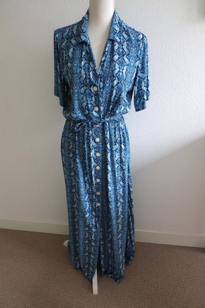 Nieuwe jurk Prachtig maat 40 BR&DY, Kleding | Dames, Jurken, Nieuw, Maat 38/40 (M), Blauw, Onder de knie, Ophalen of Verzenden