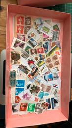 50 gram onafgeweekte postzegels gratis C, Verzenden, Buitenland