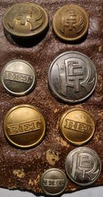 8 diverse oude R.E.T. knopen Rotterdamsche Electrische Tram, Verzamelen, Ophalen of Verzenden, Gebruikt, Tram, Overige typen