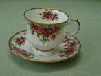 Vintage coffee/tea service-bone china, Gebruikt, Ophalen of Verzenden, Overige stijlen, Kop(pen) en/of Schotel(s)