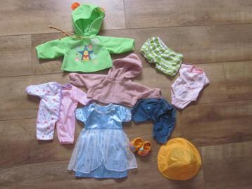 Baby Born poppen kleertjes + gele schoentjes (Crocsjes) beschikbaar voor biedingen