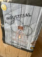 Helemaal nieuwe hanglamp nieuwe model metal wit met hout., Huis en Inrichting, Lampen | Hanglampen, Ophalen of Verzenden, Zo goed als nieuw