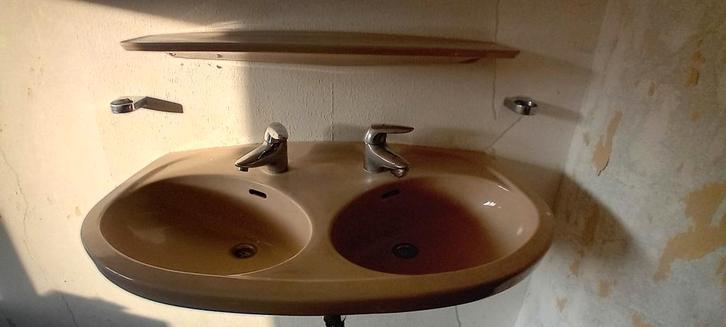 2 keer, Vintage dubbele wastafels van Sphinx, Huis en Inrichting, Badkamer | Badkamermeubels, Zo goed als nieuw, Wasbak of Wastafel