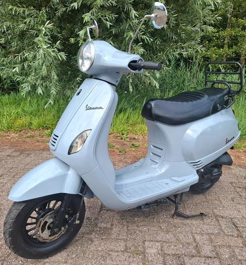 Zeer nette Vespa replica, 4takt,geel kenteken, GTS Toscana ✅, Fietsen en Brommers, Scooters | Overige merken, Zo goed als nieuw