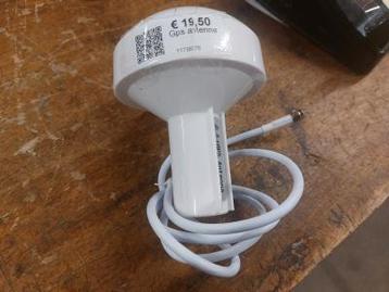 Gps antenne beschikbaar voor biedingen