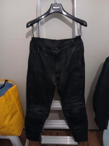 Unisex Motorpak Leer merk difi - broek maat 50 jas maat 48 beschikbaar voor biedingen