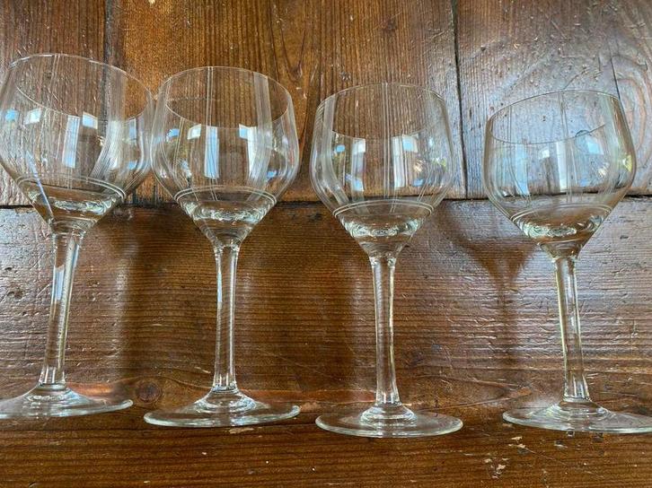 Set van 4 Wijnglazen met Streepjespatroon - Elegant Design, Antiek en Kunst, Antiek | Glas en Kristal, Ophalen of Verzenden