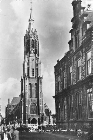 (300-269-025) Delft Nieuwe Kerk met Stadhuis beschikbaar voor biedingen