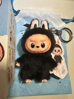 Labubu pin for love letter R, Ophalen of Verzenden, Zo goed als nieuw, Konijn