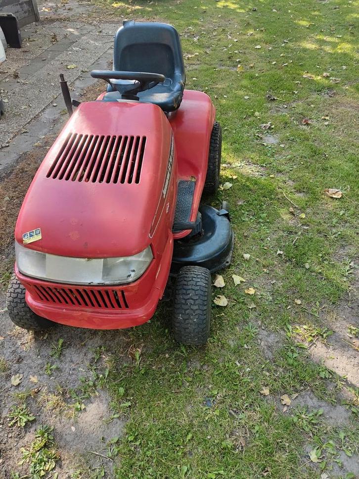 Jonsered LT 16 Zitmaaier - Goed Onderhouden!, Tuin en Terras, Grasmaaiers, Gebruikt, Benzine-grasmaaier, 50 cm of meer, Cirkelmaaier
