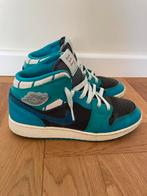 Nike Air Jordan 1 Mid School, Kinderen en Baby's, Ophalen of Verzenden, Zo goed als nieuw, Sportschoenen