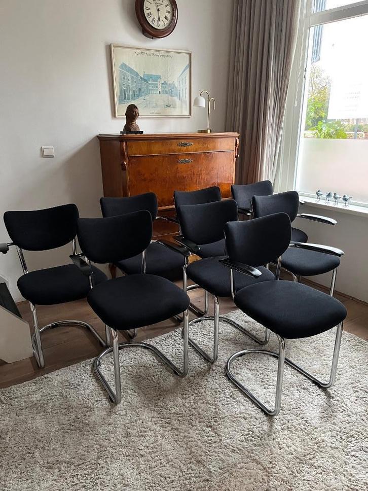 8 Gispen 3011 stoelen, Huis en Inrichting, Stoelen, Gebruikt, Vijf, Zes of meer stoelen, Hout, Metaal, Stof, Zwart, Ophalen