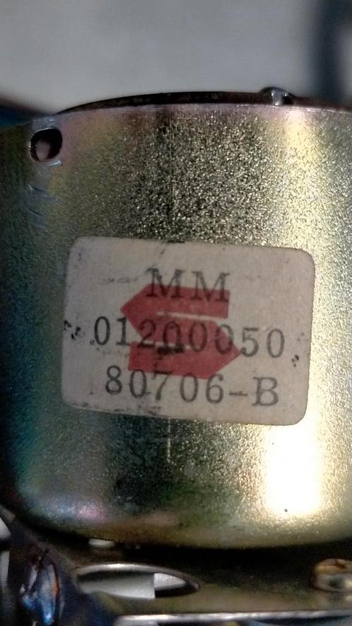Capstan motor gezocht voor Marantz 5010, Audio, Tv en Foto, Cassettedecks, Marantz, Ophalen of Verzenden