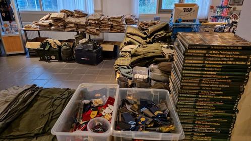 Grote Partij Militaire Kleding - Woodland & Desert, Verzamelen, Militaria | Algemeen, Overige soorten, Kleding of Schoenen, Overige gebieden